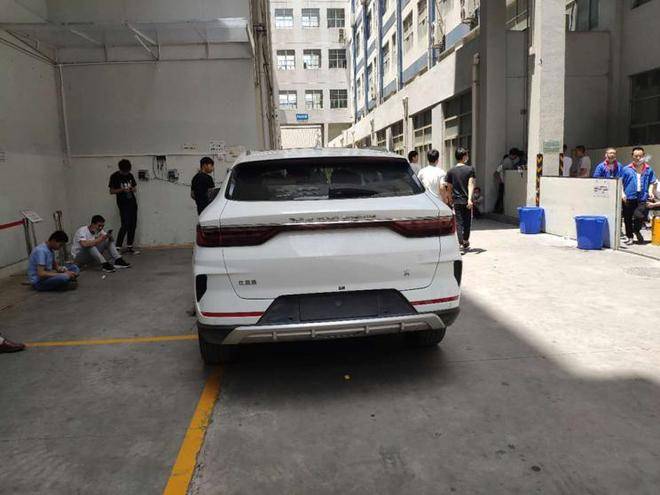 比亚迪宋PLUS无伪路试谍照曝光 最大续航505公里