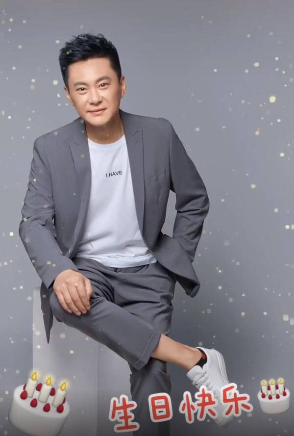 曹颖老公49岁生日不愿出镜，儿子机智放全家福，