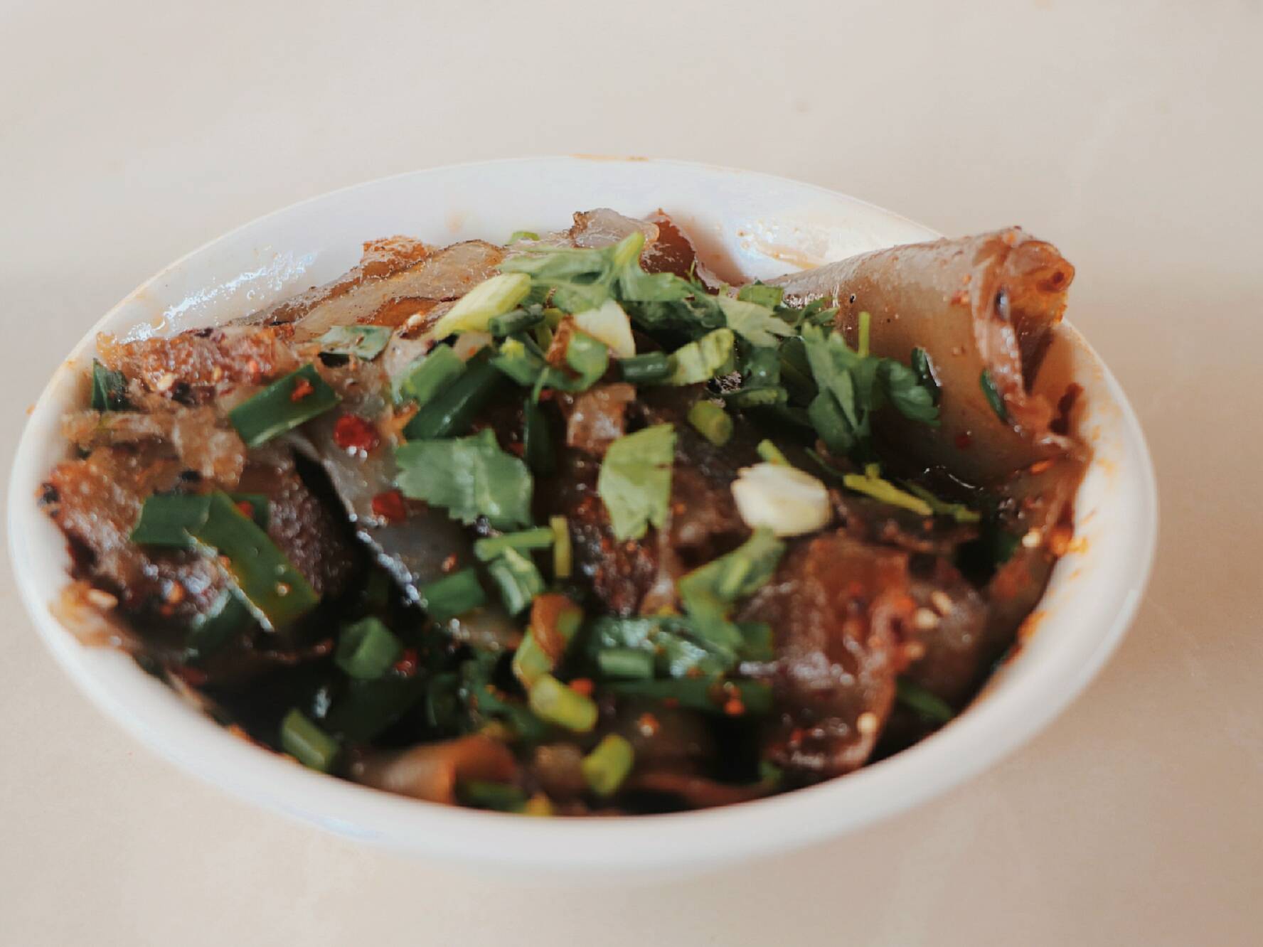 【细数丽江地摊美食】丽江凉粉,到底有啥好吃?