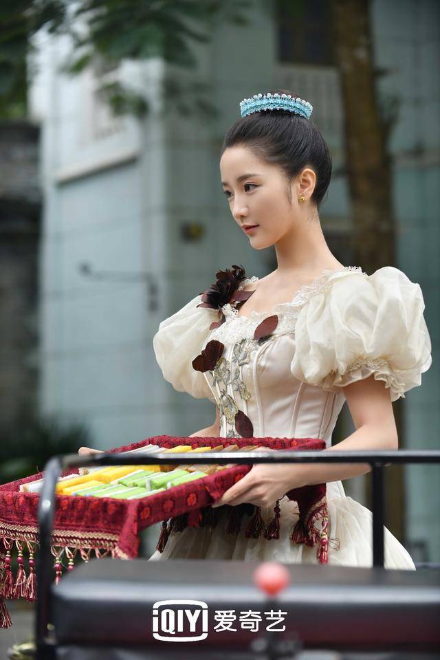 小娘惹|女人不用听天由命，一出好戏《小娘惹》，带来三代人的岁月之战