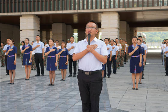 消息资讯|惊！四川一高校烧掉了教师的“神牌”