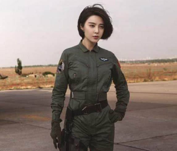 原创女明星的军装,忍了范冰冰,忍了刘亦菲,直到看到她:心动了