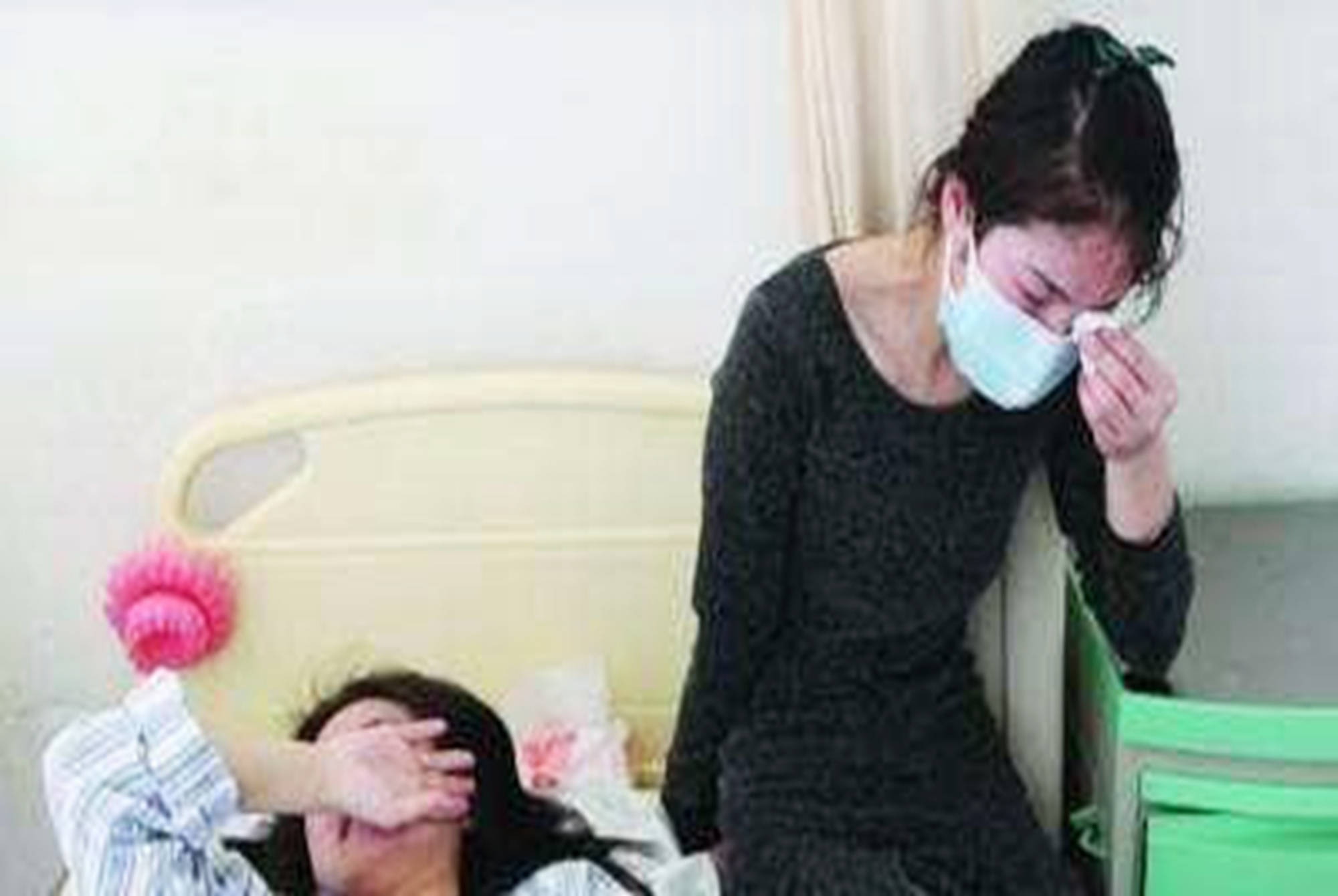 35岁高龄产妇生下"巨大儿"生产后遗症"敲响警钟:别再补了