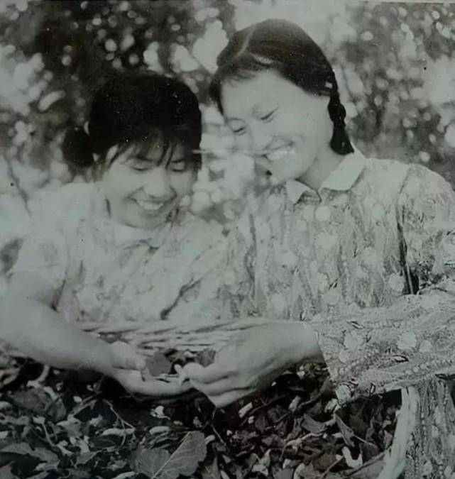 老照片:70年代的乡村赤脚医生