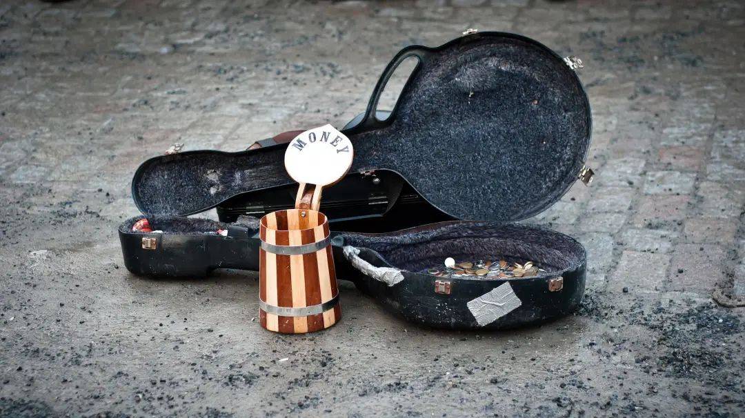 月入|月入不足2000，是时候跟音乐人谈谈钱了