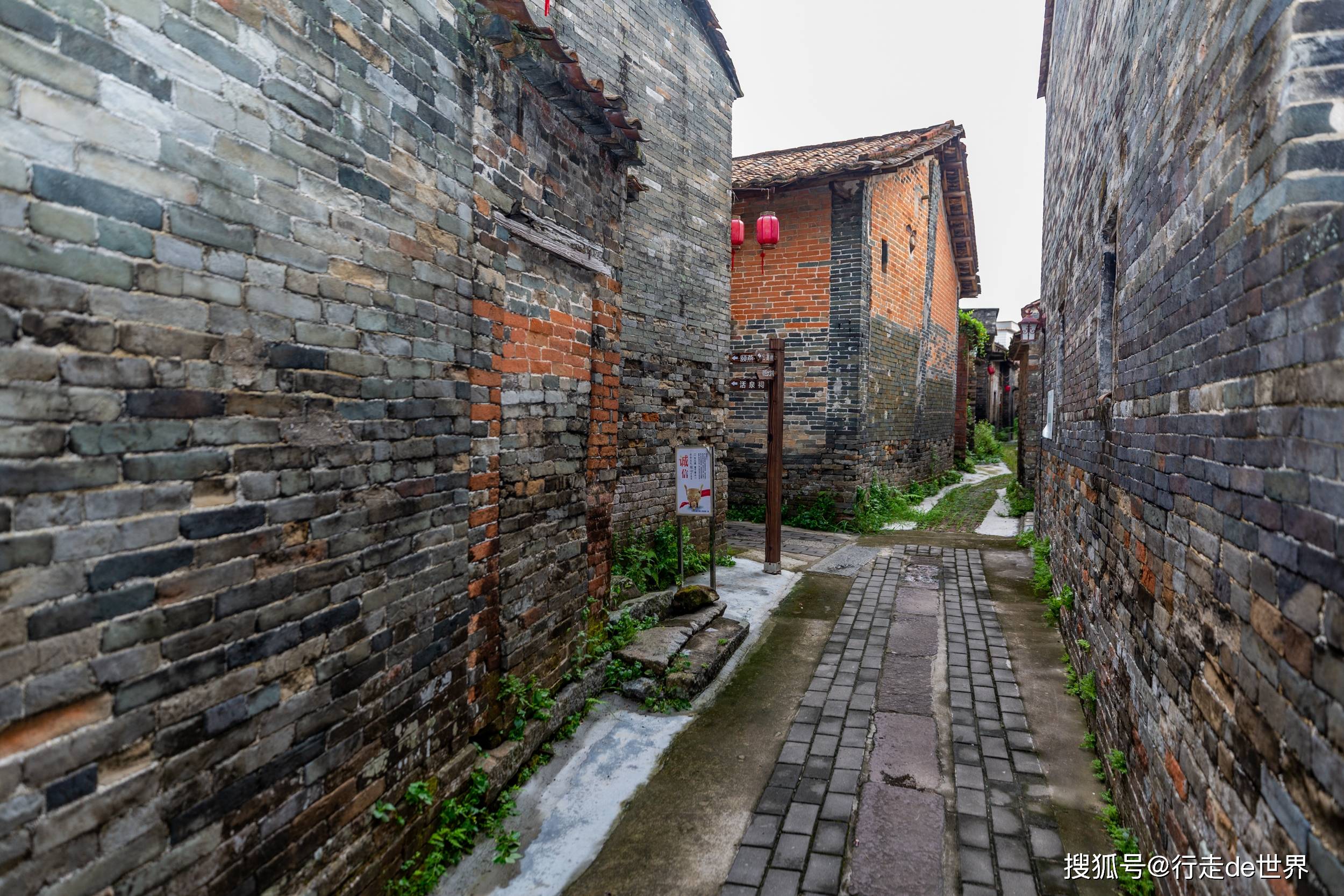 云浮市云城区腰古镇水东村,600多年前,这里的程氏先祖为避战乱而从