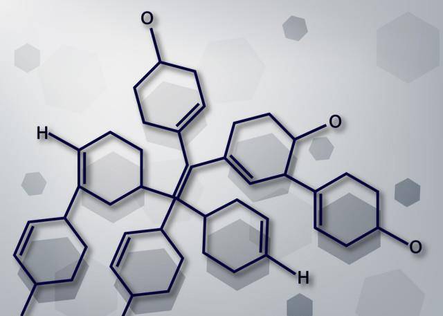假如高考可以重来一次，你希望重新考哪一门课？老师：别再后悔了