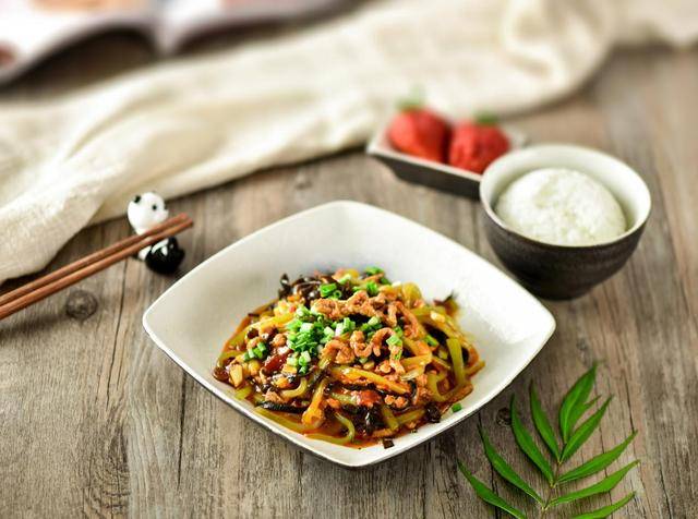 干豆角丝怎样炖容易烂 a584cee3b88f46f998c619bf5381a01b.jpeg