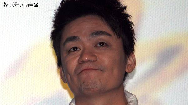 黄毅清曾年入2千万，如今被判15年罚5万，周立波