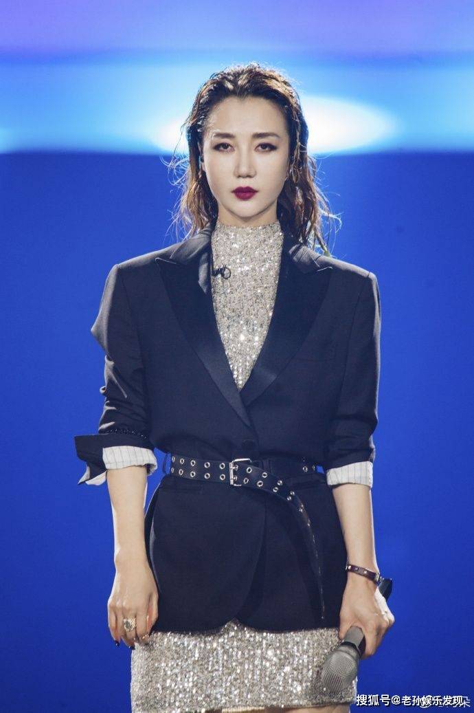 社会|原创面对经纪人问话，阿朵反问：为何这么社会，这么功利，这么现实