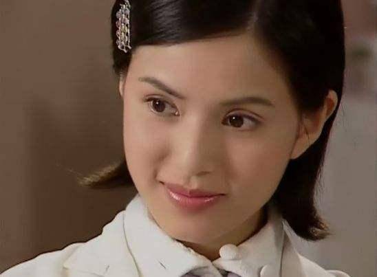 李若彤挑战古装新娘造型,如今还是最美的"小龙女"