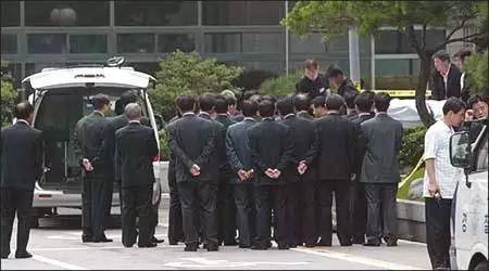 郑义宣|车祸、跳楼...韩国现代＂九子夺嫡＂大战, 堪比清宫戏!又将何去何从?