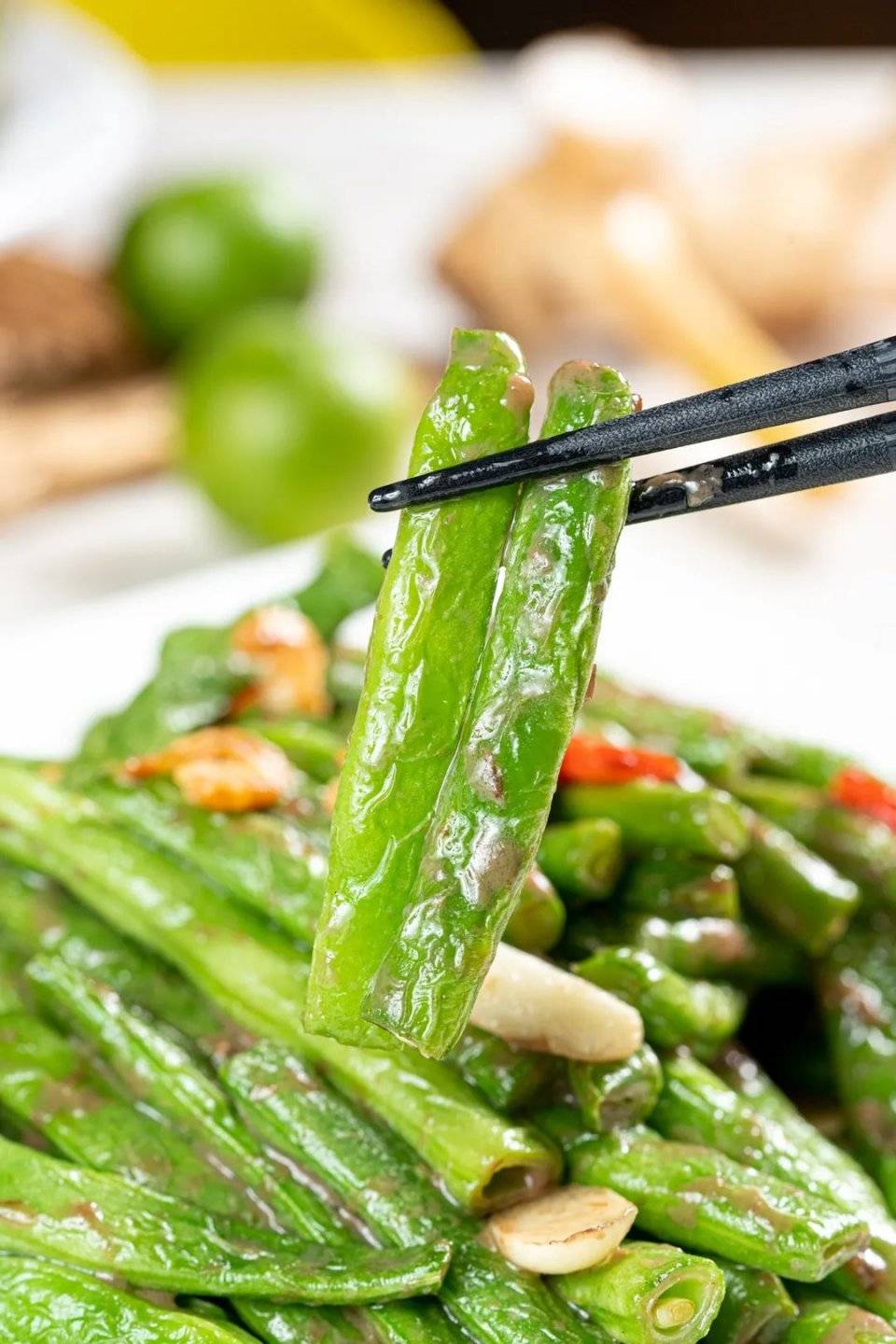 烧烤|打卡海鲜刺身、炭火烤串，凌晨2点还爆满！开在天台的烧烤档