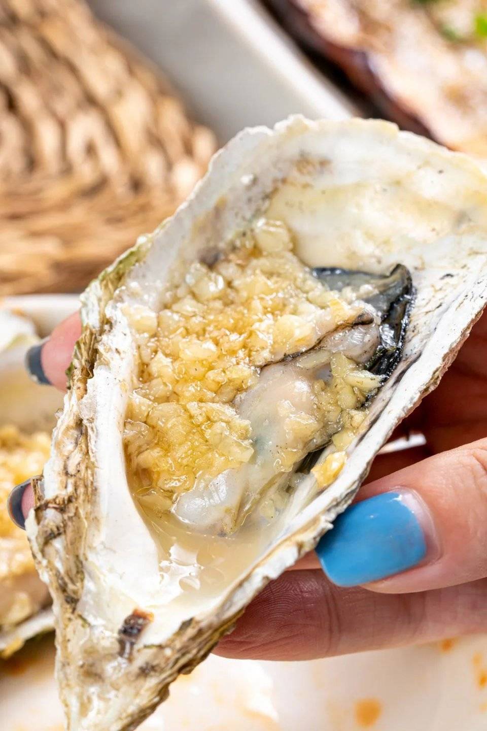 烧烤|打卡海鲜刺身、炭火烤串，凌晨2点还爆满！开在天台的烧烤档