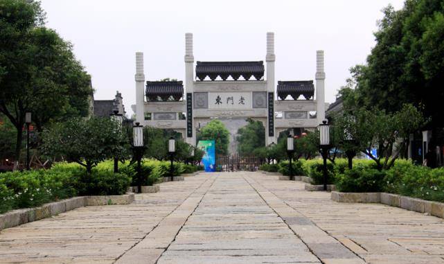 这座城市，没有985，也没有211，却吸引了几百万考生和全国名校