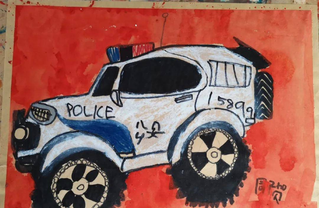 5岁孩子的画的警车