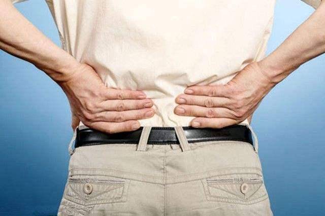 总是腰疼是肾出了问题吗？或许与6个因素有关，日常4法护腰少疼痛