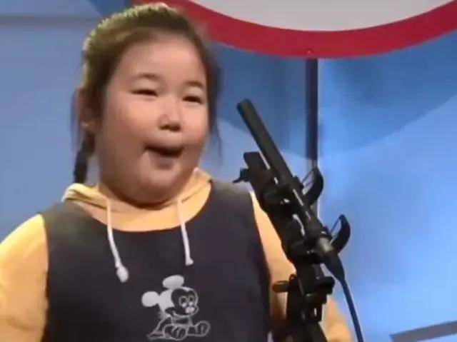 刘雨昕|女团C位被骂“比蔡徐坤还男人”,羞辱谁呢?