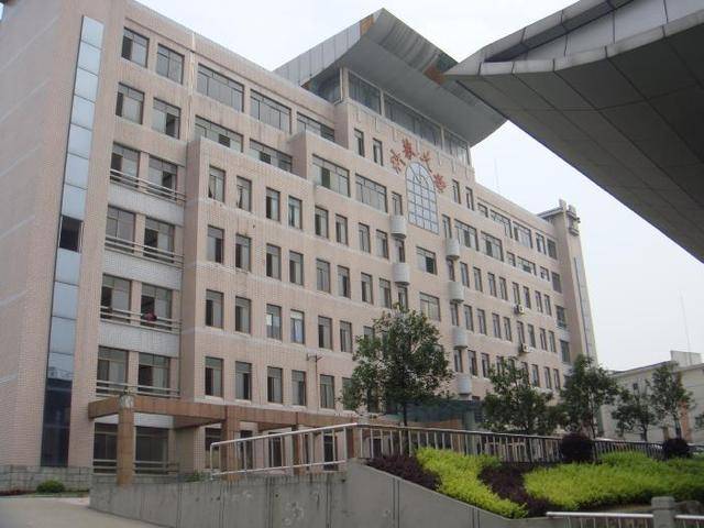 原创湖南益阳7所优质高中,高考成绩比着看,7所皆称得上重点本科摇篮