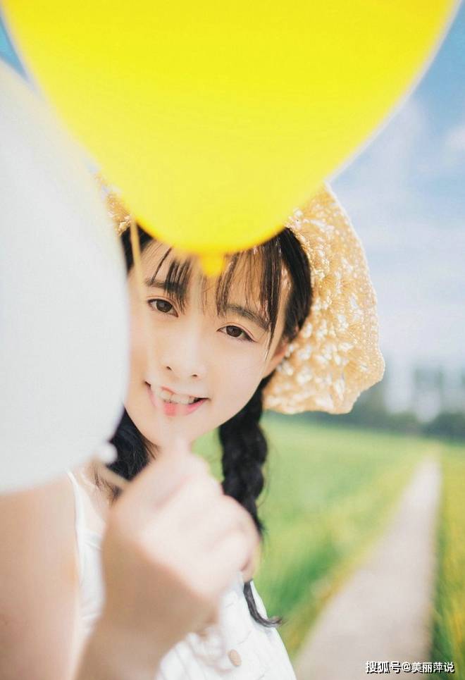 清纯活泼青春阳光美少女稻田清新娇气唯美写真