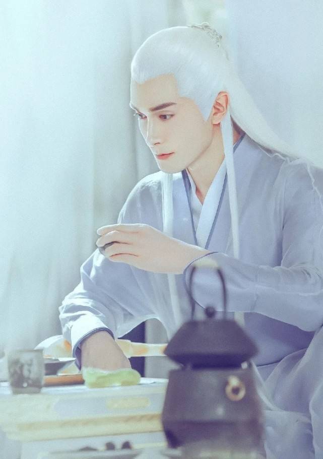 新剧|原创胡冰卿资源就像开了挂一样，新剧要低调开拍，男主还是高伟光