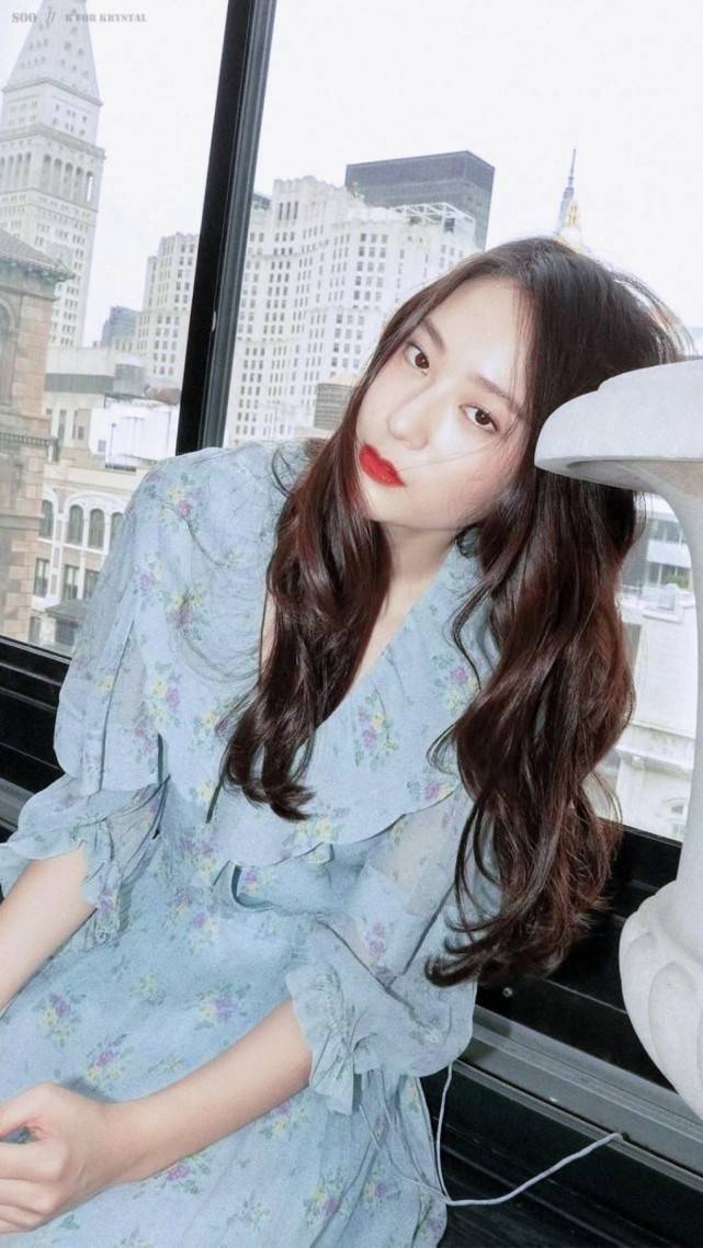 近照|原创减肥成功的郑秀晶近照,长发的她越来越清新温婉,气质都比以前好