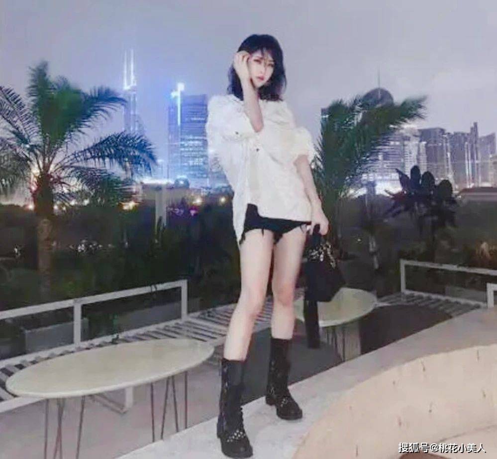 名媛|华为小公主姚安娜，不愧是顶级名媛，2万的裙子3万的包，鞋呢？