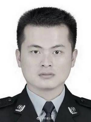 只敢看一次的视频……刑警倒在抓捕途中,曾用