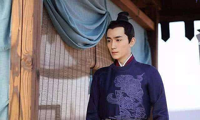 减肥|原创朱一龙减肥13斤演吴邪，除开瘦到脱相，为契合人物把咳嗽变习惯