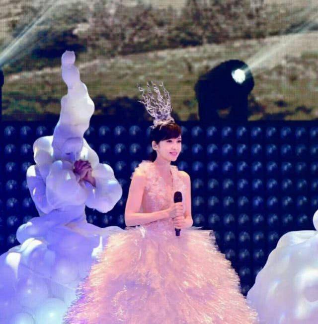 自然|她为了抗老,不生孩子不晒太阳,52岁自然老去的脸依旧惊艳