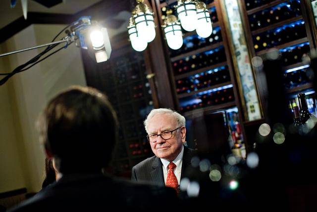 持仓苹果四个月大涨400亿美元,“股神”巴菲特