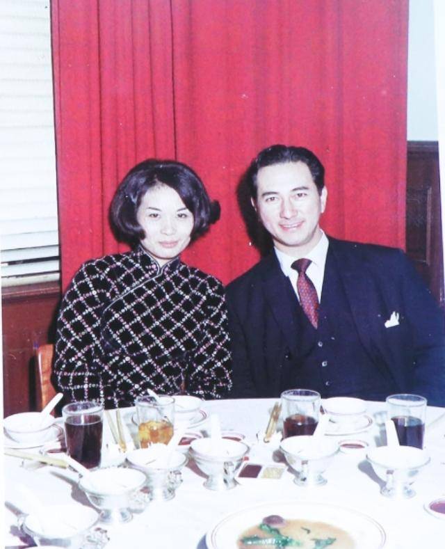 蓝琼缨|赌王四位太太年轻旧照比美：三太娇憨有福相，二太颜值很一般