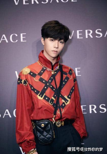 衬衫|陈立农终于改变了,穿艳色衬衫搭金项链似大佬,叫人看呆了