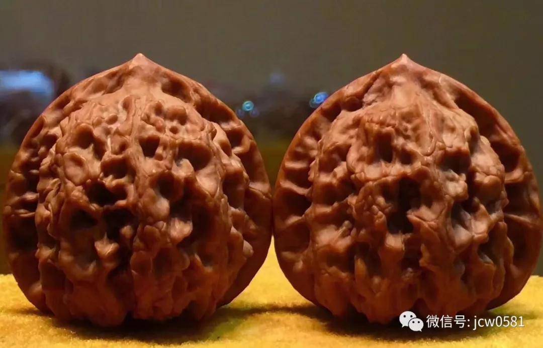 教你如何辨识文玩核桃的成熟度！_搜狐网