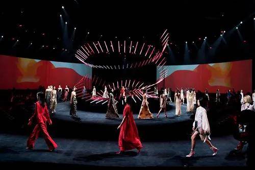 争议|杜鹃最新广告大片再上热搜惹争议，网友：杜鹃也太委屈了吧！