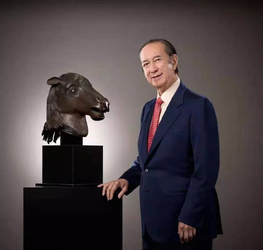 父亲|原创赌王葬礼上，何超琼让旧爱与父亲同框：原来，她一直未能忘记他