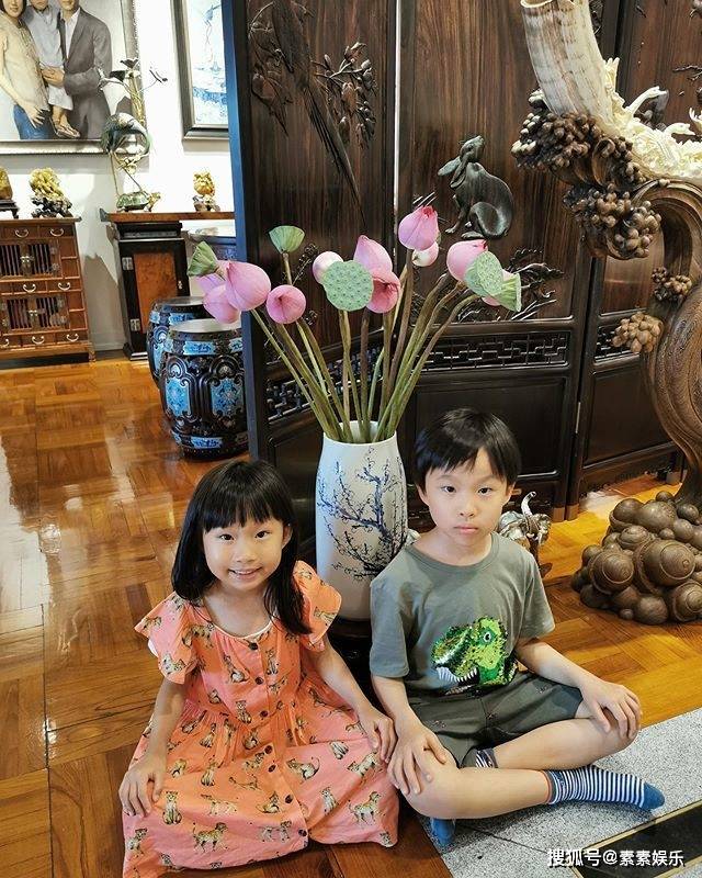 吕良伟太太享受奢华生活:真正的豪宅配美人
