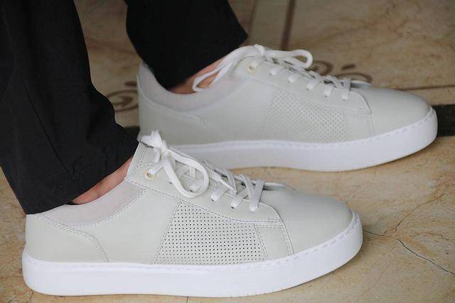 皮鞋|皮鞋的舒适度居然这么好？七面“轻功”凉感小白鞋体验