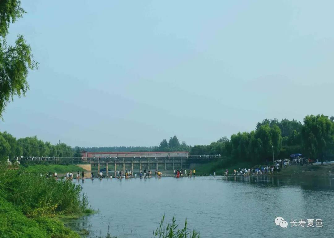 夏邑又添新风景 儿童戏水漫水桥