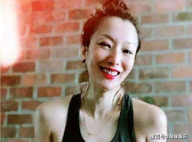 健身|健身还要化浓妆?郑秀文挥汗如雨不忘口红,偶像包袱太重了?