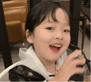 区花|杨紫青簪行被嘲照骗，生图剧照判若两人，她的修图师太难了！