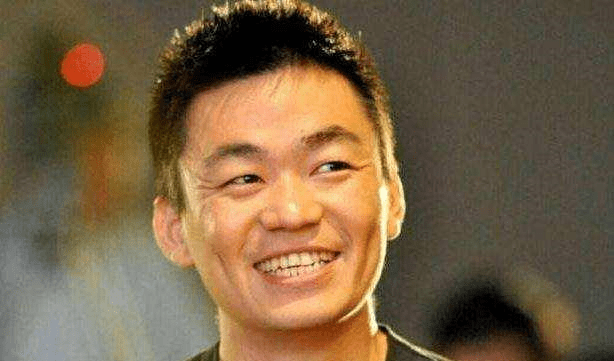原创惨过王宝强！养儿16年非亲生，再婚怀孕又流产，今儿子因家暴被捕