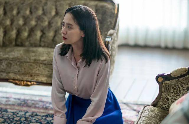 挑战|39岁宋智孝新剧开播，“懵智”挑战轻熟女人风穿搭，好美一姐姐