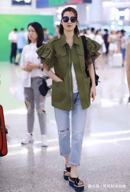 雕花|洪欣衣品突飞猛进!穿薄荷绿衬衫配雕花裙,露上身内搭洋气又高级