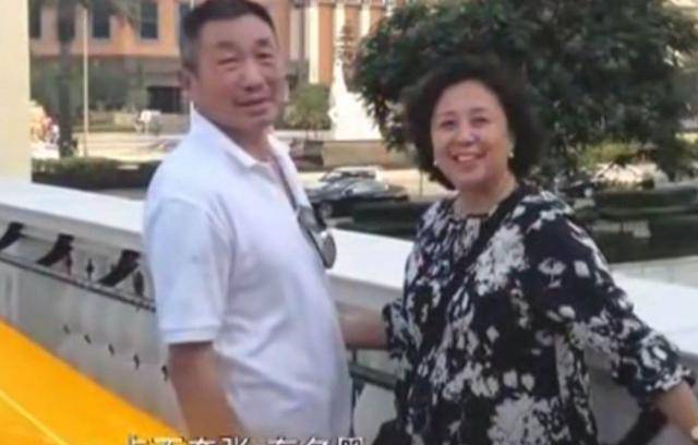 "爸爸专业户"杜源:娶了4岁就认识的姑娘,老戏骨中最深情的人