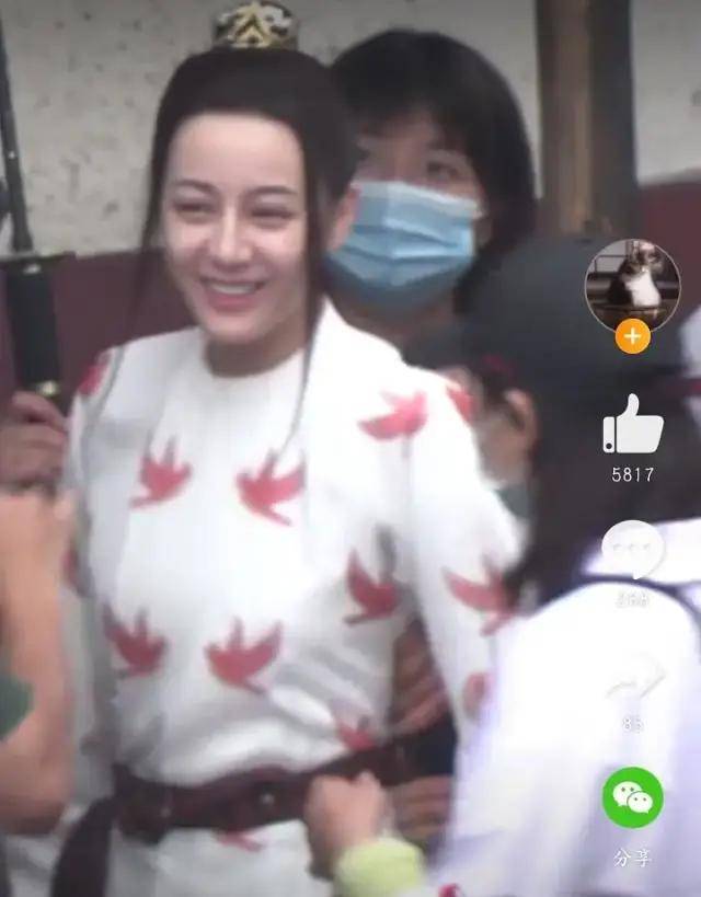 香奈儿|热巴新脸又没法看了,纯天然的她却被质疑用镰刀拉双眼皮?