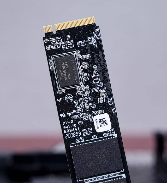 锐龙|电脑速度轻松翻倍？B550上PCIe4.0 SSD体验