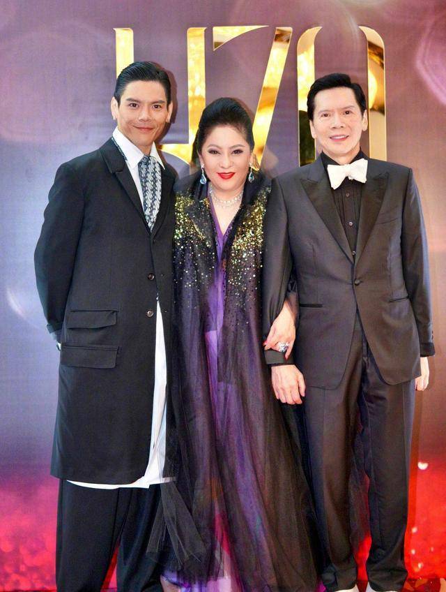 郭碧婷|向太宣布儿媳郭碧婷怀孕，珠宝满身很是富贵，却被嘲瞎晒？