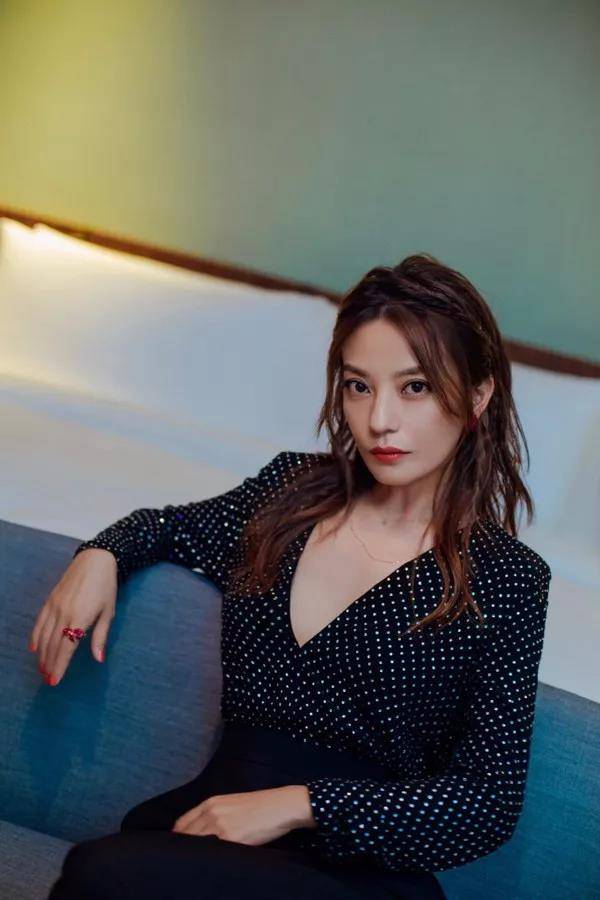 连白冰|连白冰都hold不住的公主切，却让Irene变得好惊艳，原因是这3点？