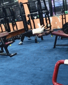 搞笑gif:妹子你着急的样子真可爱!